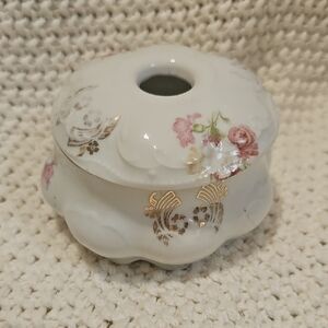 Elegant Floral Porcelain Vase with Gold Accents